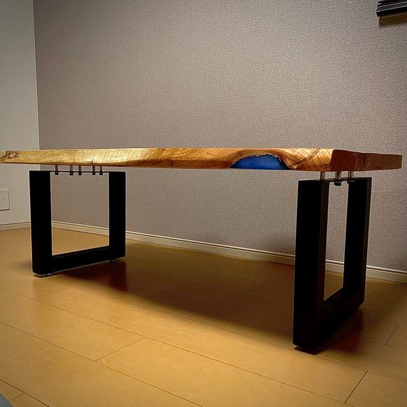 レジンテーブル　一枚板　鉄脚　 2枚目の画像