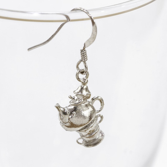 Shinzi Katoh "Alice in Wonderland"片耳用ピアス[ねむりねずみ] 1枚目の画像