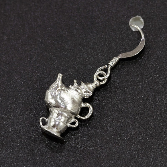 Shinzi Katoh "Alice in Wonderland"片耳用ピアス[ねむりねずみ] 6枚目の画像