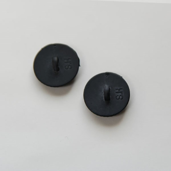 [D-2708-43]紋章柄ボタン：ブラック/大（2個） 2枚目の画像