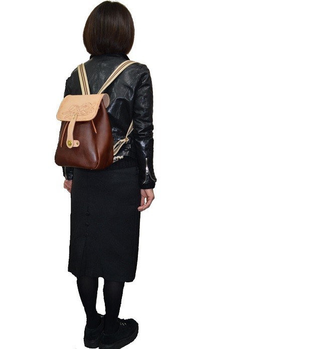 革製 リュックサック レディース ハンドクラフト フラワーカービング