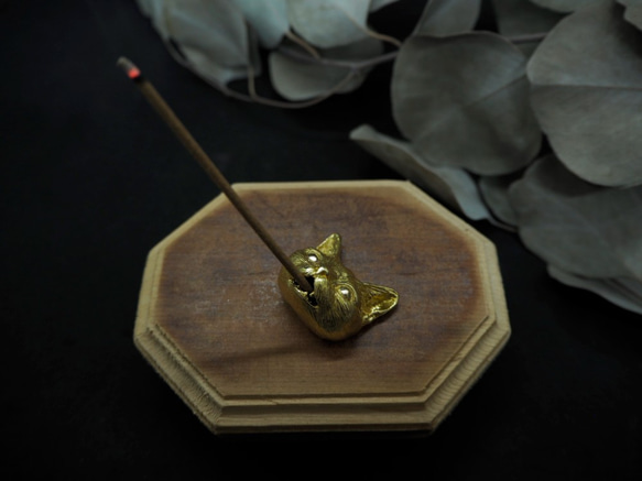 。默契之中。NO.04 貓與紳士菸斗貓 線香座/黃銅 第4張的照片