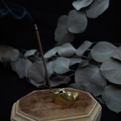 。默契之中。NO.04 貓與紳士菸斗貓 線香座/黃銅 第6張的照片
