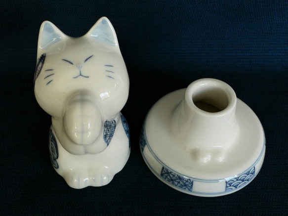 京焼　染付　猫の置物　「お祈り猫」　猫のお地蔵さんセット 8枚目の画像
