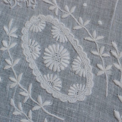 *アンティーク ハンカチ コットン 白糸刺繍 TP 菊. [1583] 4枚目の画像