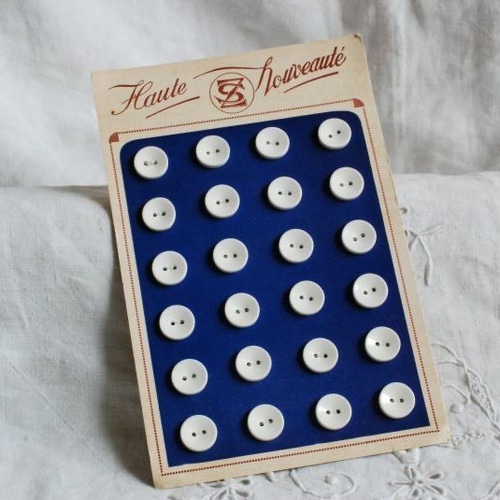 ヴィンテージ 樹脂製ボタンシート ボタン アンティークメルスリー 通販