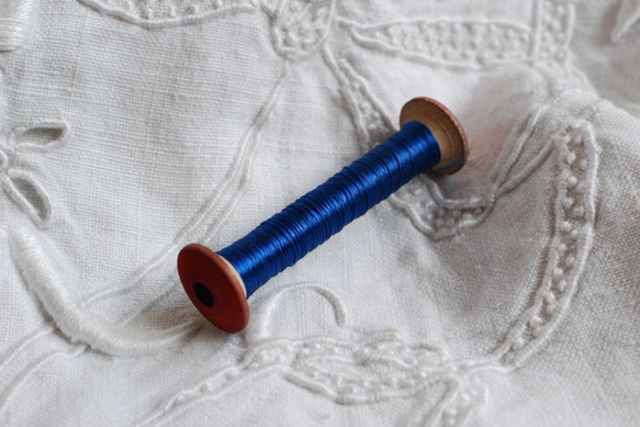 アンテイーク 木製スプール シルク糸 青 2枚目の画像