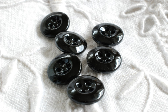 アンティークボタン 6つ ガラスボタン　1㎝　　黒. 6枚目の画像