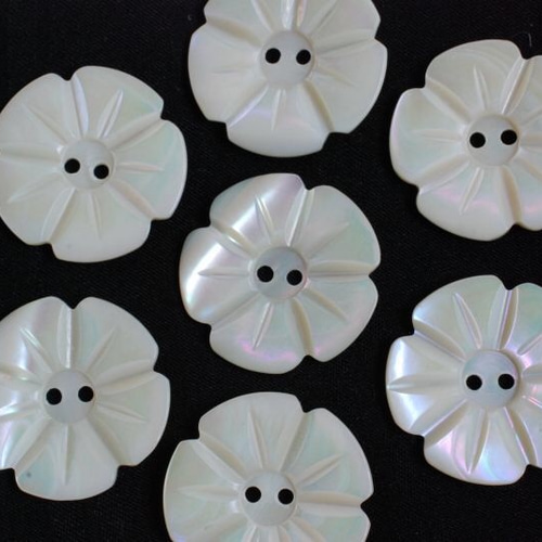 アンティーク シェルボタン 貝ボタン お花1つ. ボタン アンティーク