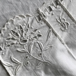 アンティークワンピース リメイク用刺繍布 コットンリネンワンピース B 1枚目の画像