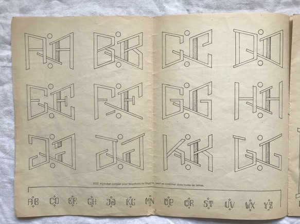 *1956年刺繍図案集「刺繍のすべて」TOUTE LA BRODERIE 全17ページ. 3枚目の画像