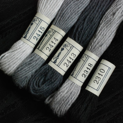 DMC刺繍糸 ＃2415(左端) 黒～グレー系 4枚目の画像