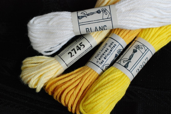 DMC刺繍糸 #2307(右から2番目)黄～白系 8枚目の画像
