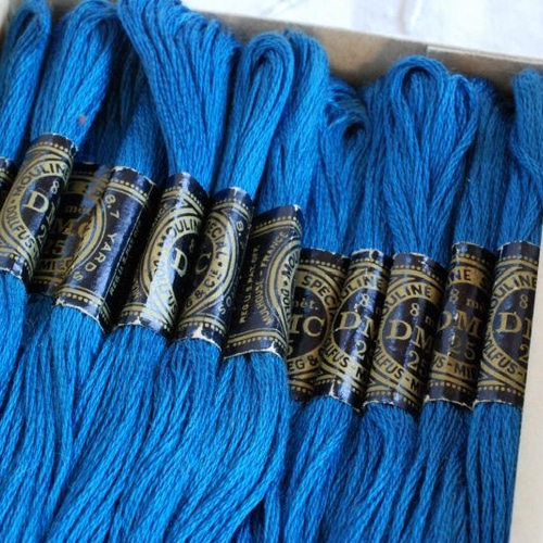 アンティーク糸 DMC刺繍糸 24本箱入り インディゴブルー. 糸