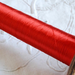 フランスアンティーク　シルクの糸付き糸巻き　スプール　 赤. 5枚目の画像