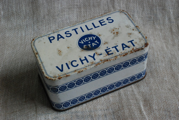 アンティーク缶  ブリキ缶  Vichy缶. 2枚目の画像