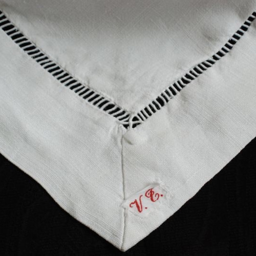 フランスアンティーク・クッションカバー \"J・C\"ドロンワーク/白糸刺繍 フランスアンティーク・クッションカバー J・C ドロンワーク