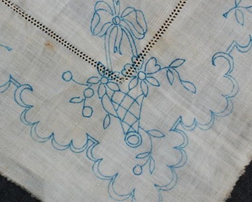 フランスアンティーク 下絵付き刺繍用のハンカチ. 編み図・パターン