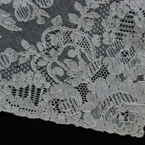 アンティーク 総レースのハンカチ. レース アンティークメルスリー