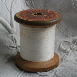 *アンテイーク　ティリエ木製糸巻き　大　白糸. 4枚目の画像