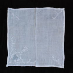 *アンティーク ハンカチ コットン 白糸刺繍MG+♡. [1585] 7枚目の画像