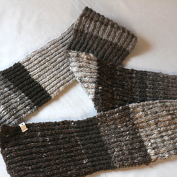 手紡ぎ　手編みのマフラー 2枚目の画像