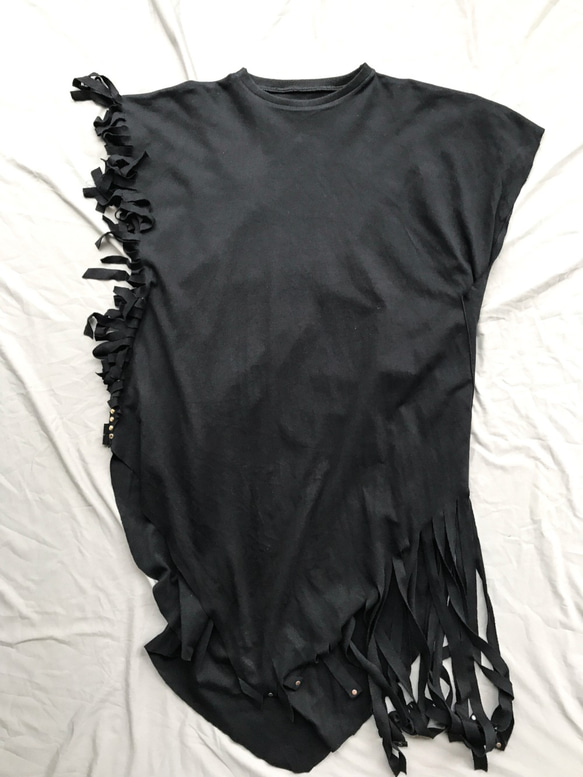 Unique deconstructed black dress 獨一無二黑洋裝 第6張的照片