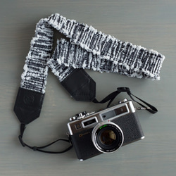 ＊受注生産＊【裂き織】カメラストラップ　デニム　Lot.301 グレー　手織り 1枚目の画像