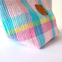 【裂き織】三角ポーチ　ピンク×水色　淡色チェック　手織り 2枚目の画像
