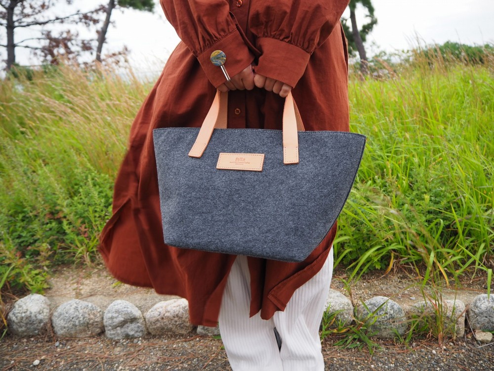 再生フェルト×国産本革　ランチトート　FelLe(フェルレ)・Angle　ブラック