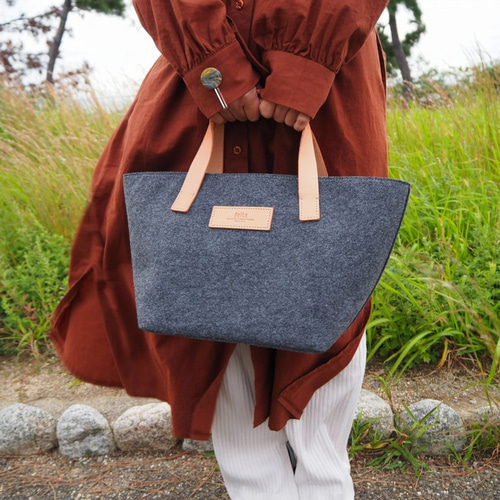 再生フェルト×国産本革 ランチトート FelLe(フェルレ)・Angle ブラック