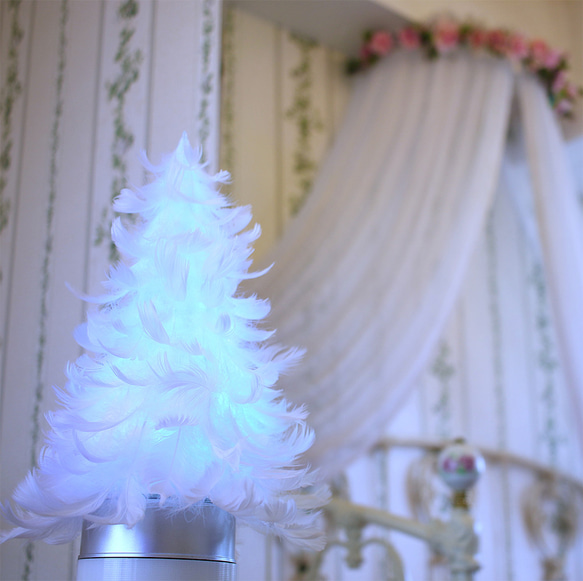 【光る羽ツリー】テーブルサイズ LEDライト付き feather tree light 4枚目の画像
