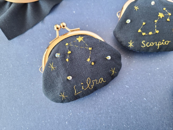 星座の刺繍がま口 夜空 星空 ビーズ キラキラ 夏 アクセサリーケース 2枚目の画像