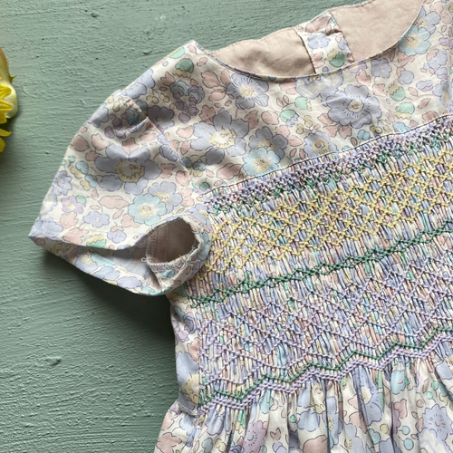 ファミリア リバティ ワンピース 120 フォーマル 衿付 スモッキング刺繍 フォーマル 衿付 リバティ 120 スモッキング刺繍 ワンピース ファミリア