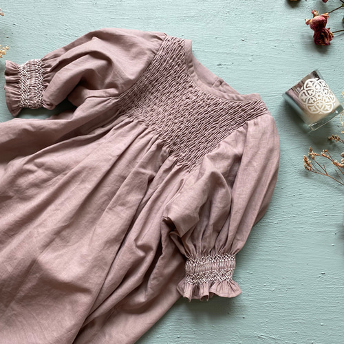 バックスモッキング刺繍&ボリューム袖のワンピース♬ 子供服 pratolina