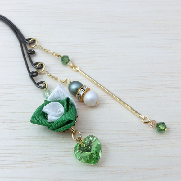旋鈕工作耳鉤&lt;綠色B&gt; [角玫瑰]心形施華洛世奇 第3張的照片