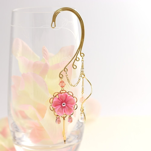旋鈕工作耳鉤&lt;春季粉紅色&gt; [櫻桃樹]心形施華洛世奇 第1張的照片