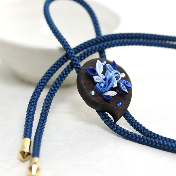 旋鈕工作環領帶&lt;藍色&gt;烏木絲綢 第1張的照片