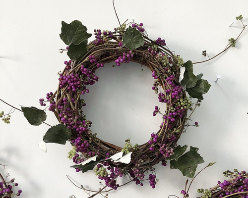 木の実と紫式部のリース  秋冬リース  ハロウィン クリスマスリース