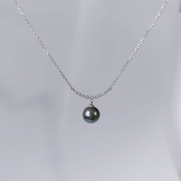 天然色大溪地黑珍珠925純銀項鏈 - 9mm天然茄子紫海水珍珠 - 簡約微笑鑲白鋯石項鏈（只此一件 + 全球免郵費） 第7張的照片