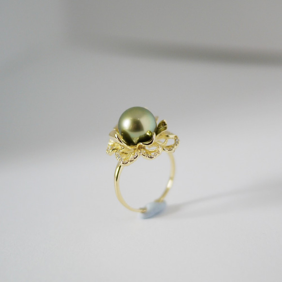 淡黃綠大溪地黑珍珠戒指,可調校開口戒指,925純銀鍍黃金,華麗花朵設計戒指,光澤佳 第6張的照片