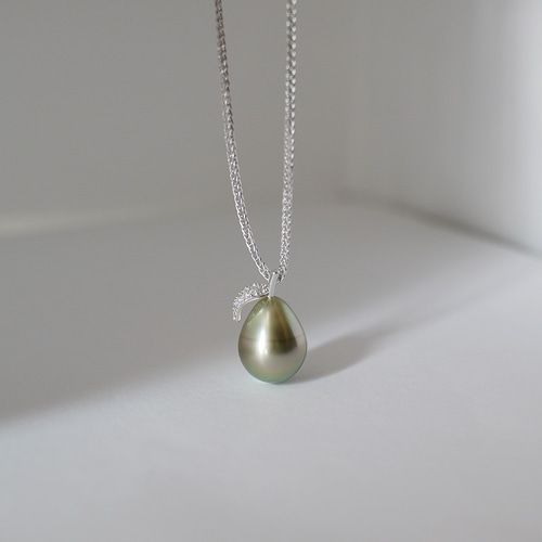 希少　輪紋土瓶　時代 A blue and white faceted vase, Yuan dynasty | 元青花花卉紋八