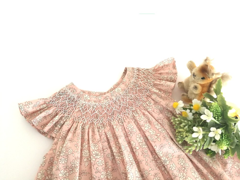 リバティプリントスモッキング刺繍ワンピース サイズ80 ベビー服