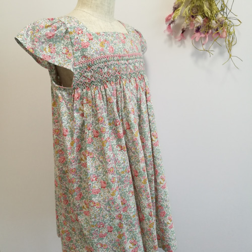 サイズ100 リバティ スモッキング刺繍ワンピース Claire-Aude 子供服  