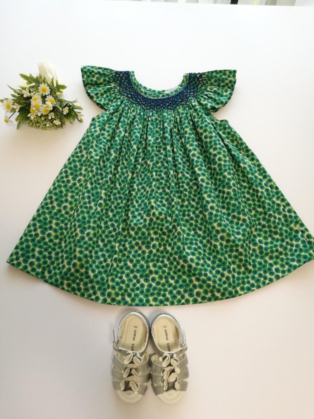 SALE　リバティプリントスモッキング刺繍ワンピース サイズ100 ザンジーサンビーム