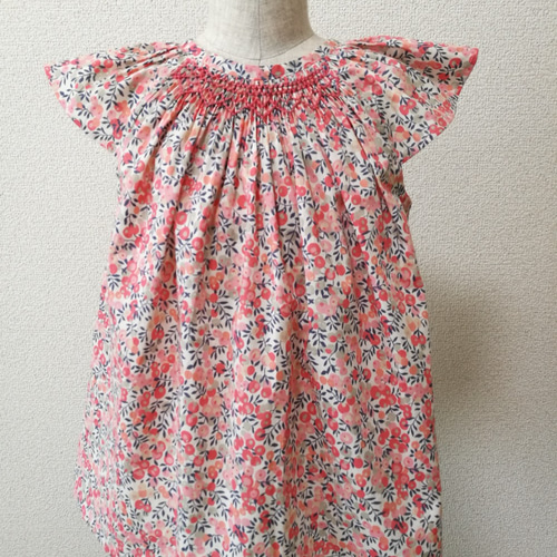 スモッキング刺繍リバティプリント ワンピース&パンツセット スモッキング刺繍リバティプリント ワンピース&パンツセット