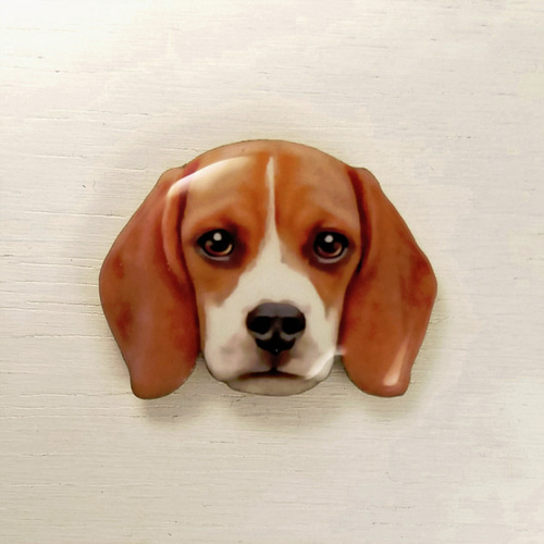 ビーグル／レッドxホワイト【Mサイズ】ピンバッジ ピンバッチ atelier