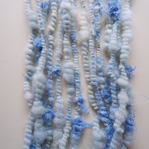 サスティナブルな毛糸 アートヤーン 道産羊毛 手つむぎ毛糸 空と雲2 エシカル 手紡ぎ糸　約55g #134 3枚目の画像