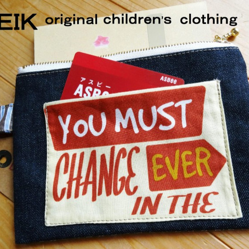 通帳が入るサイズのデニムポーチ