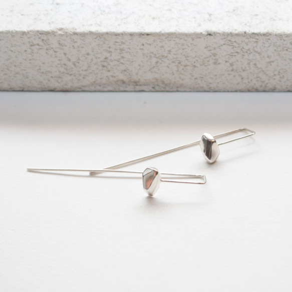 スターフォール。ロングホーンピアス（ブライトシルバー） METEORITE TW004 EARRING 1枚目の画像